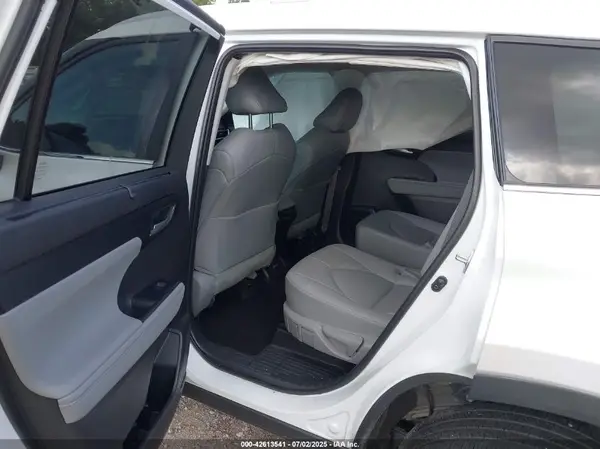 5TDKDRBH8PS521866 2023 TOYOTA HIGHLANDER - Image 8