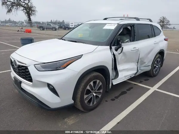 5TDKDRBH8PS526341 2023 TOYOTA HIGHLANDER - Image 2