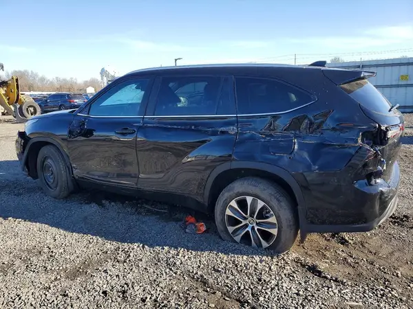 5TDKDRBH8PS526646 2023 TOYOTA HIGHLANDER - Image 2