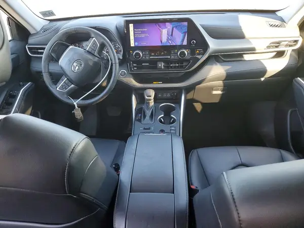 5TDKDRBH8PS526646 2023 TOYOTA HIGHLANDER - Image 8