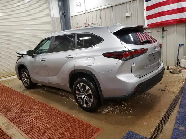 5TDKDRBH8RS528822 2024 TOYOTA HIGHLANDER - Image 2