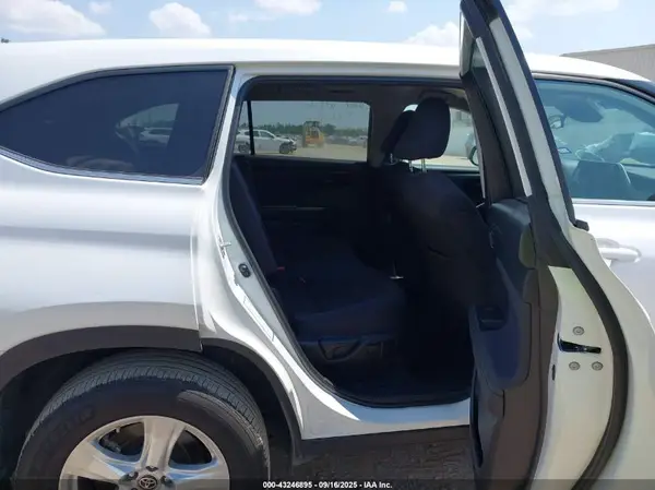 5TDKDRBH8RS535155 2024 TOYOTA HIGHLANDER - Image 8