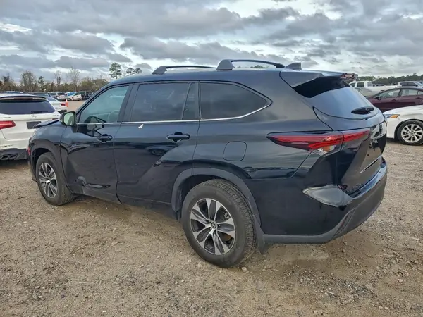 5TDKDRBH8RS535351 2024 TOYOTA HIGHLANDER - Image 2