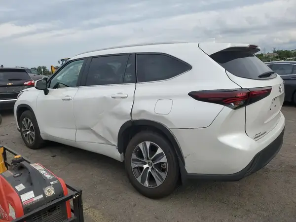 5TDKDRBH8RS539075 2024 TOYOTA HIGHLANDER - Image 2