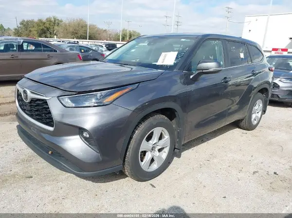 5TDKDRBH8RS539321 2024 TOYOTA HIGHLANDER - Image 2