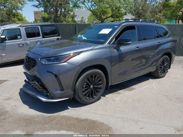 5TDKDRBH8RS540341 2024 TOYOTA HIGHLANDER - Image 2