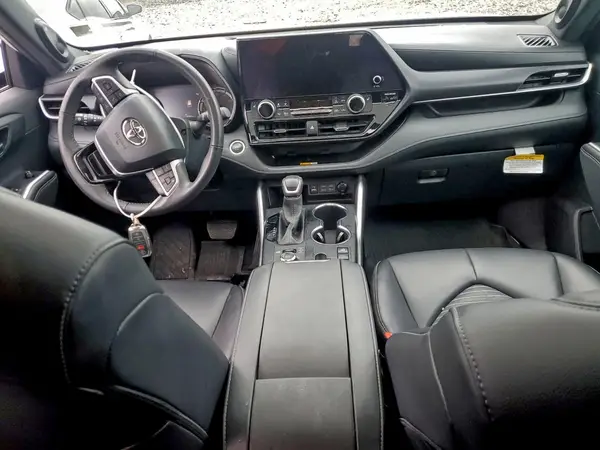 5TDKDRBH8RS552540 2024 TOYOTA HIGHLANDER - Image 8
