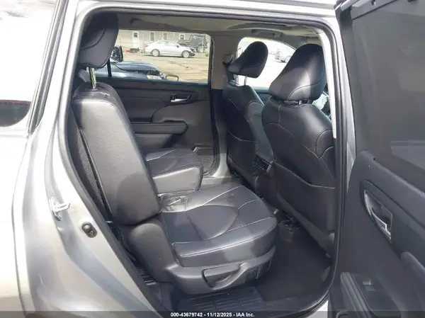 5TDKDRBH8RS554076 2024 TOYOTA HIGHLANDER - Image 8