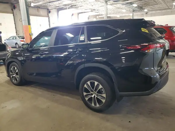5TDKDRBH8RS556653 2024 TOYOTA HIGHLANDER - Image 2