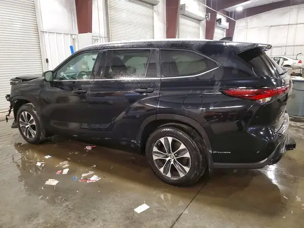 5TDKDRBH8RS557897 2024 TOYOTA HIGHLANDER - Image 2