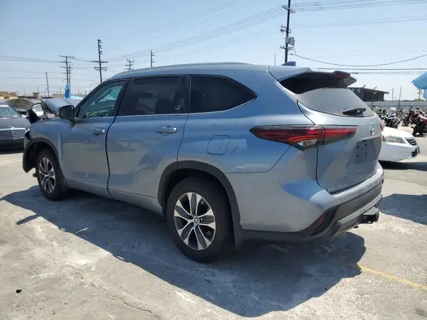 5TDKDRBH8RS567605 2024 TOYOTA HIGHLANDER - Image 2