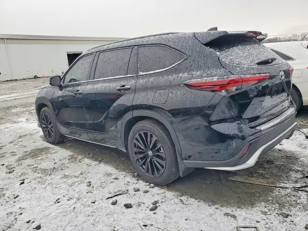 5TDKDRBH8RS574361 2024 TOYOTA HIGHLANDER - Image 2