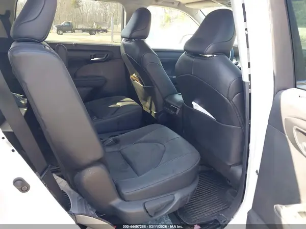5TDKDRBH8TS597081 2026 TOYOTA HIGHLANDER - Image 8