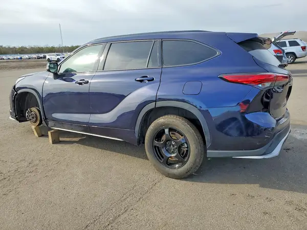 5TDKDRBH9PS002695 2023 TOYOTA HIGHLANDER - Image 2