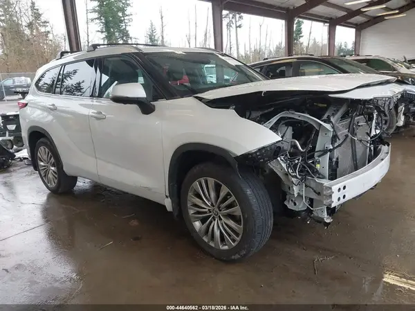 5TDKDRBH9PS004284 2023 TOYOTA HIGHLANDER - Image 1