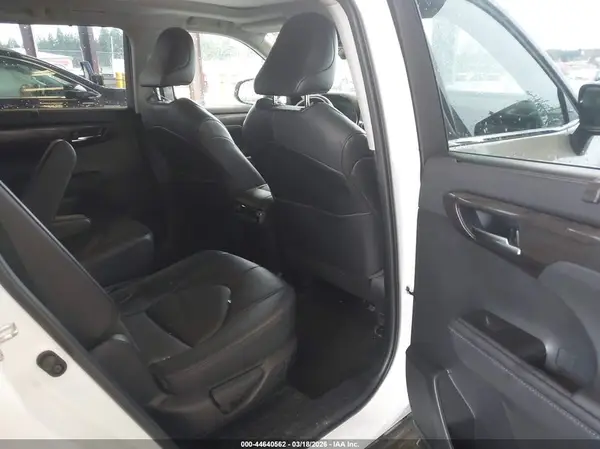 5TDKDRBH9PS004284 2023 TOYOTA HIGHLANDER - Image 8