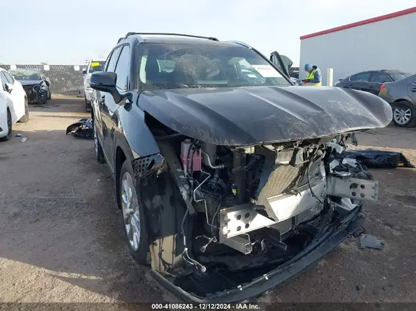 5TDKDRBH9PS012742 2023 TOYOTA HIGHLANDER - Image 1