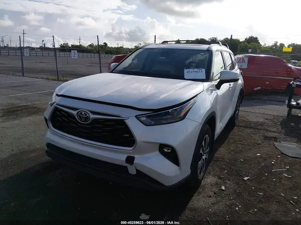 5TDKDRBH9PS016757 2023 TOYOTA HIGHLANDER - Image 2
