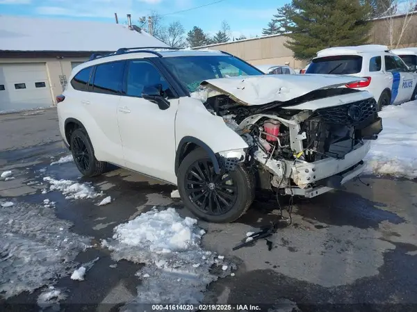 5TDKDRBH9PS018654 2023 TOYOTA HIGHLANDER - Image 1