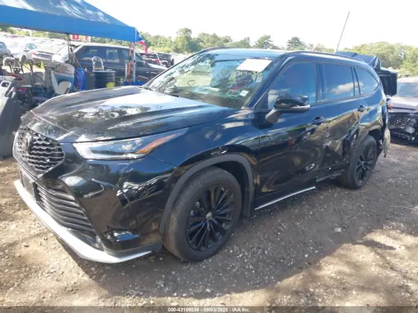 5TDKDRBH9PS023952 2023 TOYOTA HIGHLANDER - Image 2