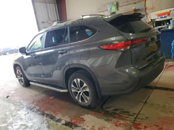 5TDKDRBH9PS025358 2023 TOYOTA HIGHLANDER - Image 2