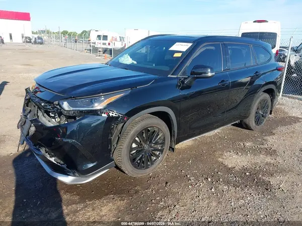 5TDKDRBH9PS025457 2023 TOYOTA HIGHLANDER - Image 2