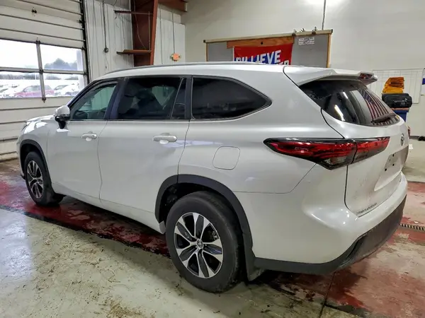 5TDKDRBH9PS029699 2023 TOYOTA HIGHLANDER - Image 2
