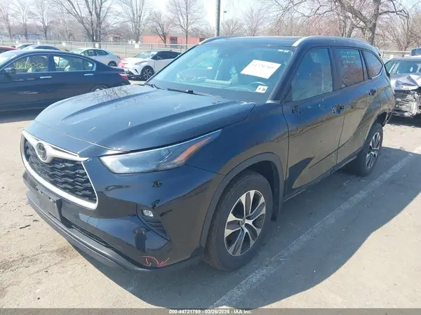 5TDKDRBH9PS029895 2023 TOYOTA HIGHLANDER - Image 2