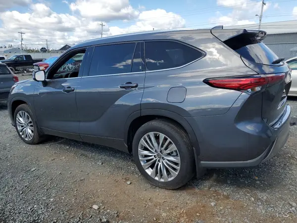 5TDKDRBH9PS035969 2023 TOYOTA HIGHLANDER - Image 2