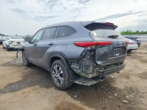 5TDKDRBH9PS039357 2023 TOYOTA HIGHLANDER - Image 2