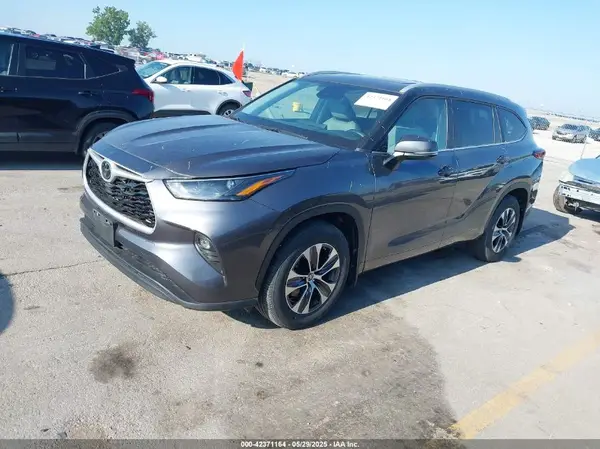 5TDKDRBH9PS043442 2023 TOYOTA HIGHLANDER - Image 2