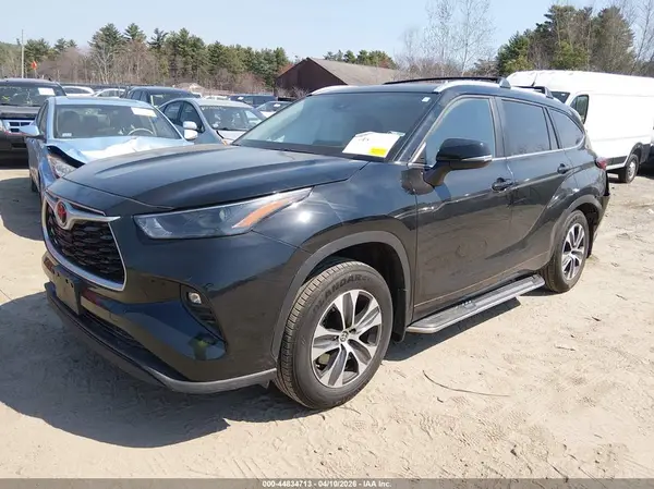 5TDKDRBH9PS503358 2023 TOYOTA HIGHLANDER - Image 2