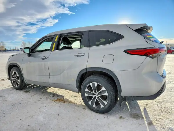 5TDKDRBH9PS503571 2023 TOYOTA HIGHLANDER - Image 2