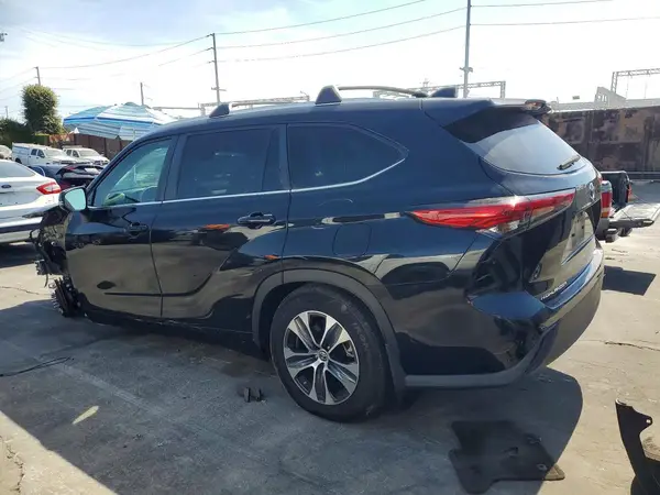 5TDKDRBH9PS509273 2023 TOYOTA HIGHLANDER - Image 2