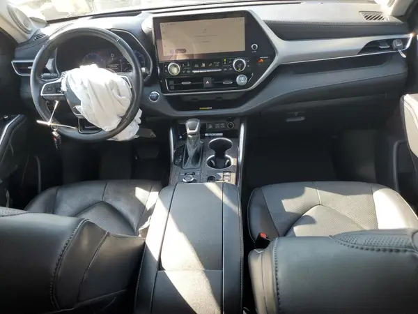 5TDKDRBH9PS510858 2023 TOYOTA HIGHLANDER - Image 8