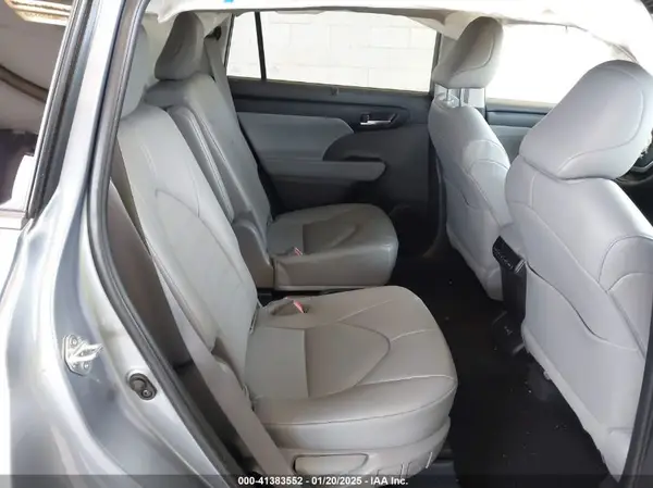 5TDKDRBH9PS517583 2023 TOYOTA HIGHLANDER - Image 8