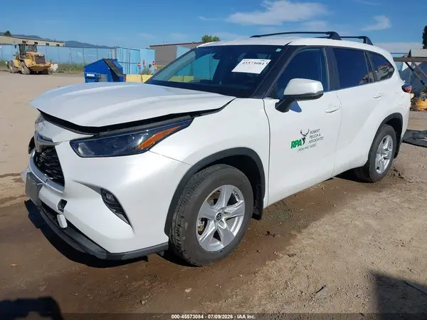 5TDKDRBH9PS520810 2023 TOYOTA HIGHLANDER - Image 2