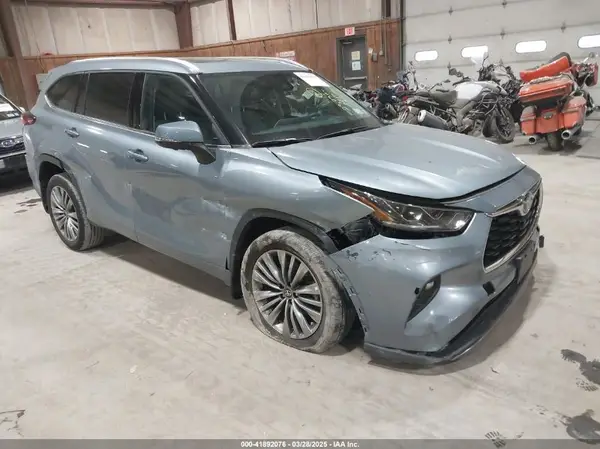 5TDKDRBH9PS527062 2023 TOYOTA HIGHLANDER - Image 1