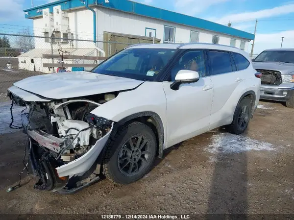 5TDKDRBH9PS527983 2023 TOYOTA HIGHLANDER - Image 2