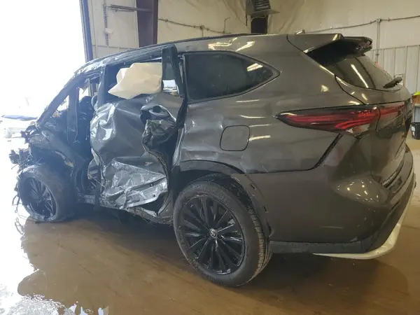 5TDKDRBH9RS536704 2024 TOYOTA HIGHLANDER - Image 2