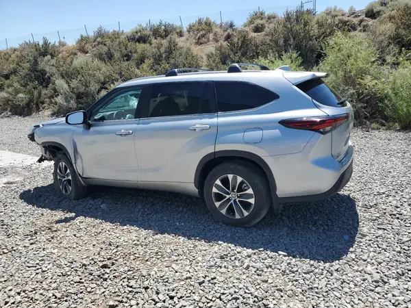 5TDKDRBH9RS542065 2024 TOYOTA HIGHLANDER - Image 2