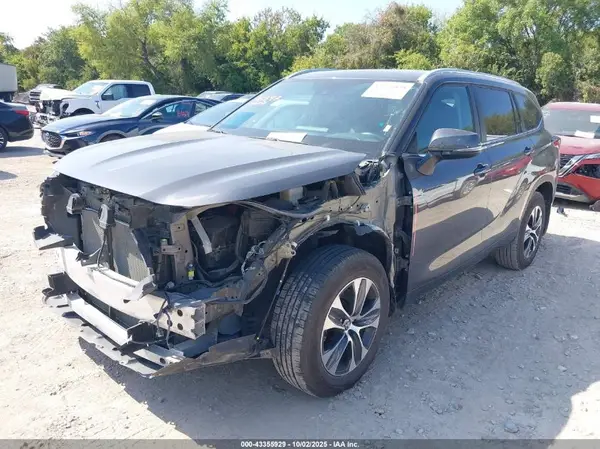 5TDKDRBH9RS542390 2024 TOYOTA HIGHLANDER - Image 2