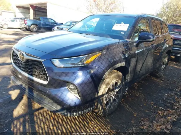 5TDKDRBH9RS546004 2024 TOYOTA HIGHLANDER - Image 2