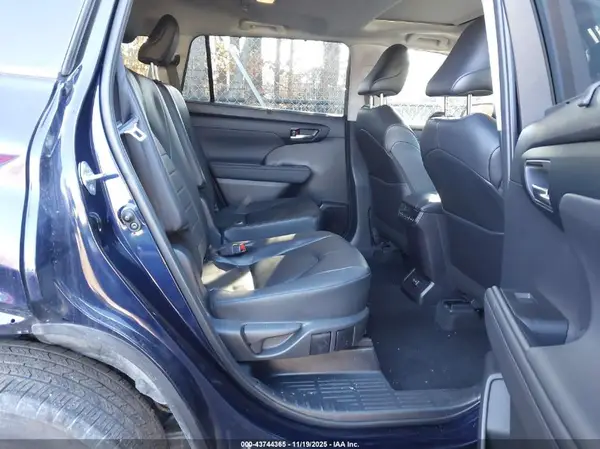 5TDKDRBH9RS546004 2024 TOYOTA HIGHLANDER - Image 8