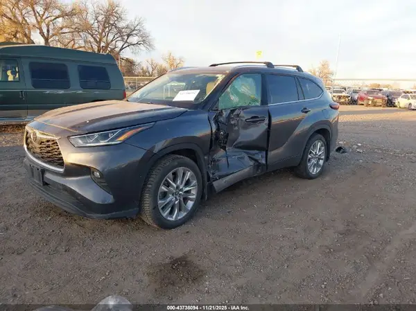 5TDKDRBH9RS554703 2024 TOYOTA HIGHLANDER - Image 2