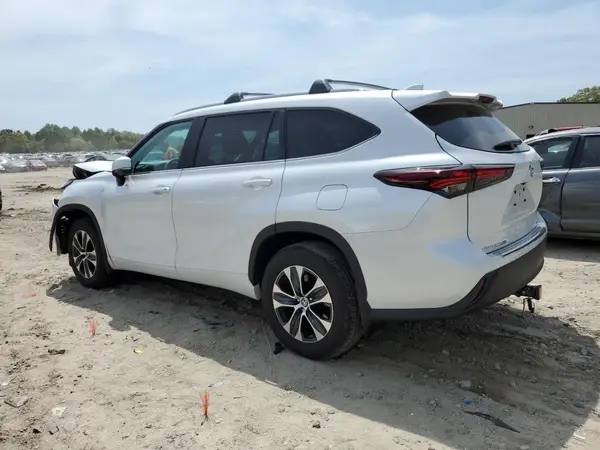 5TDKDRBH9RS557620 2024 TOYOTA HIGHLANDER - Image 2