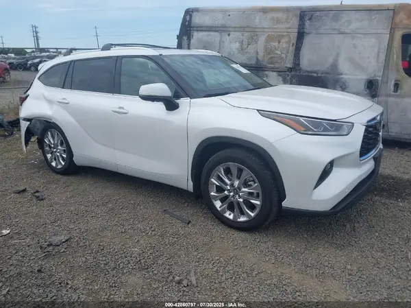 5TDKDRBH9RS561098 2024 TOYOTA HIGHLANDER - Image 1
