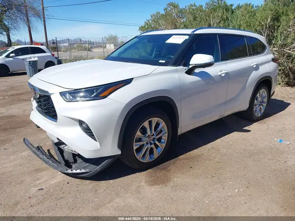 5TDKDRBH9RS569749 2024 TOYOTA HIGHLANDER - Image 2