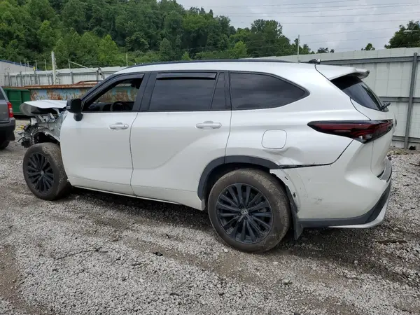 5TDKDRBH9RS571534 2024 TOYOTA HIGHLANDER - Image 2