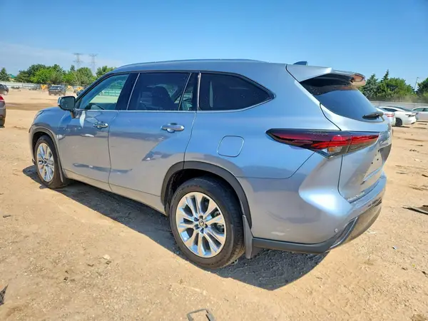 5TDKDRBH9RS571713 2024 TOYOTA HIGHLANDER - Image 2